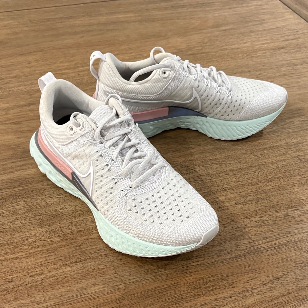 Nike Women's Athletic Shoes - White and Pink